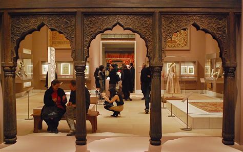 THE NEW ISLAMIC ART GALLERIES AT THE METROPOLITAN。